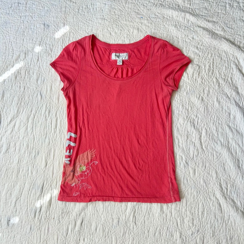 American Eagle vtg 2000s Large pink fitted Graphic Scoop Neck Short Sleeve Shirt
